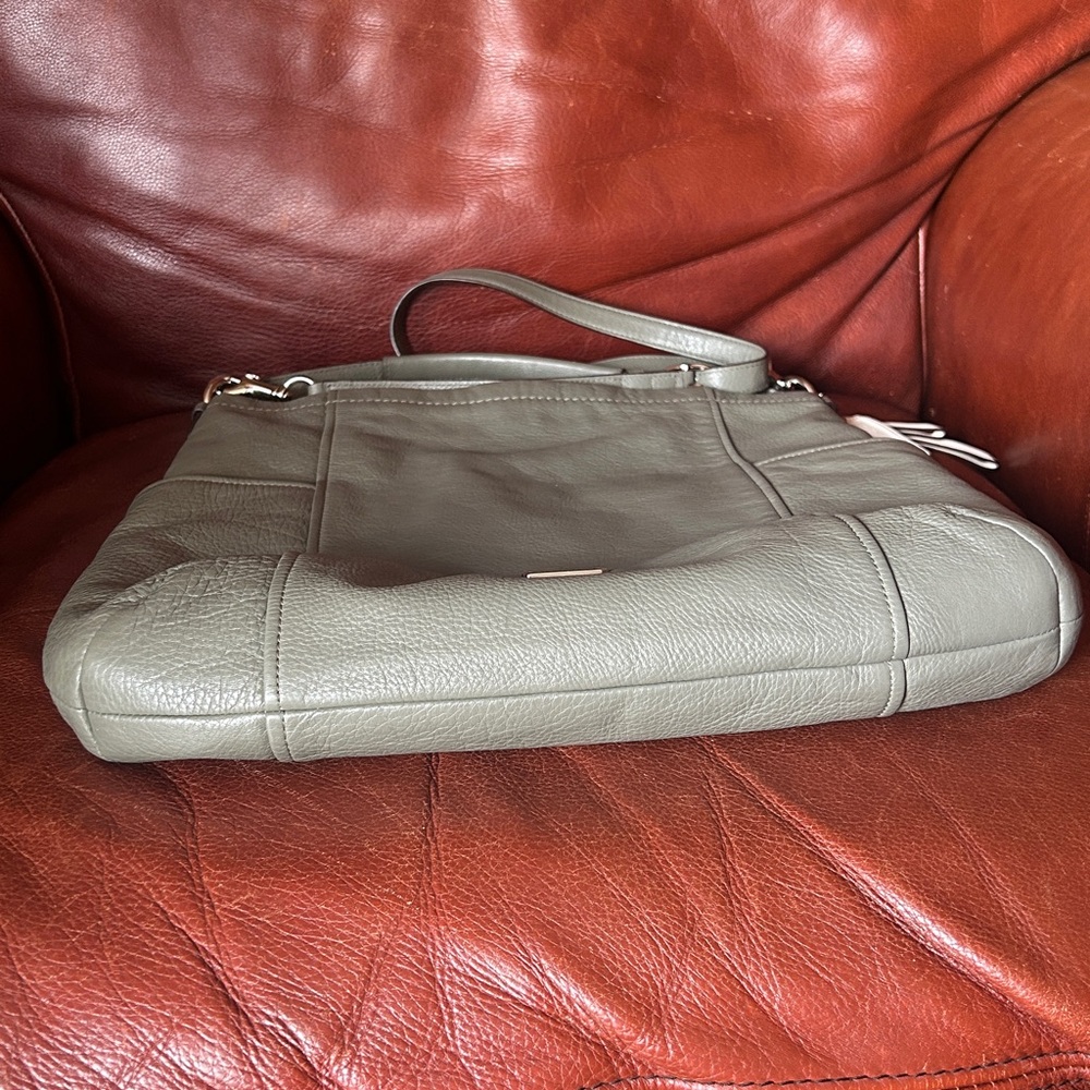 Coach Leather Hobo - Picture 4 of 15